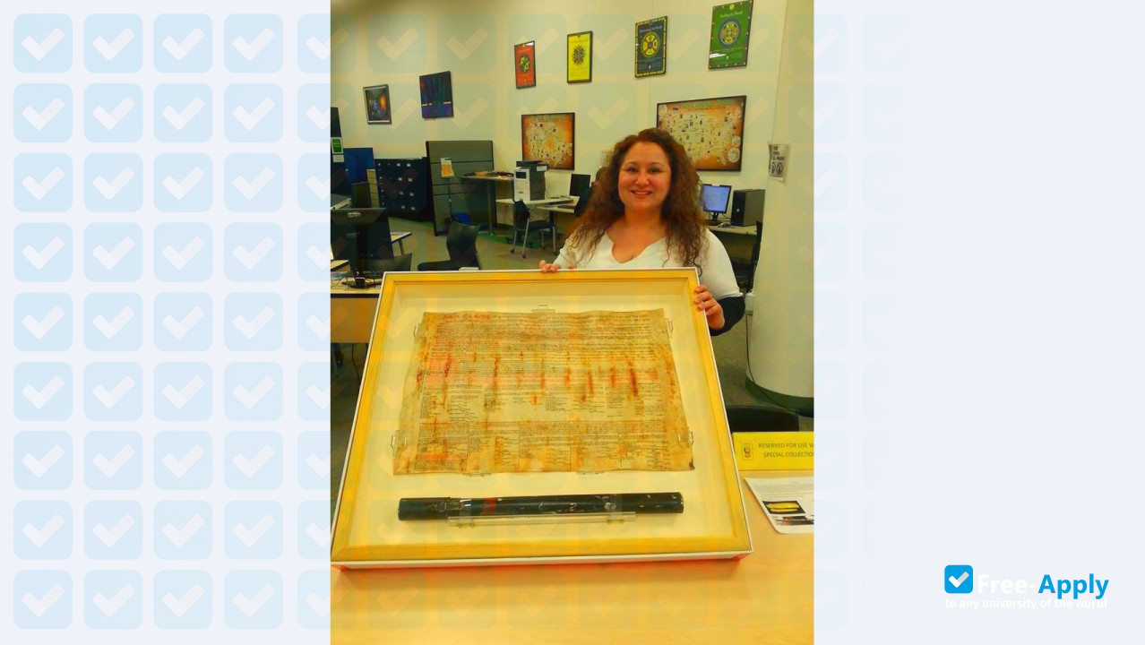 Foto de la First Nations University of Canada #3