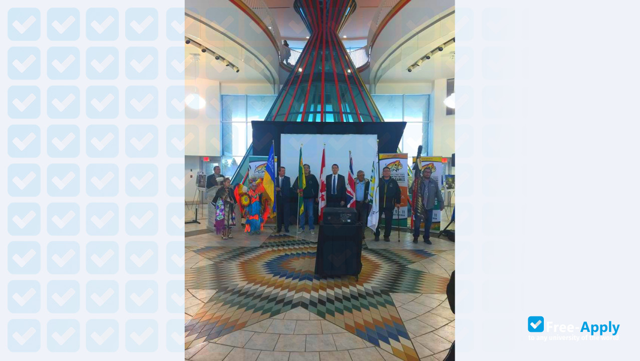 Foto de la First Nations University of Canada #10
