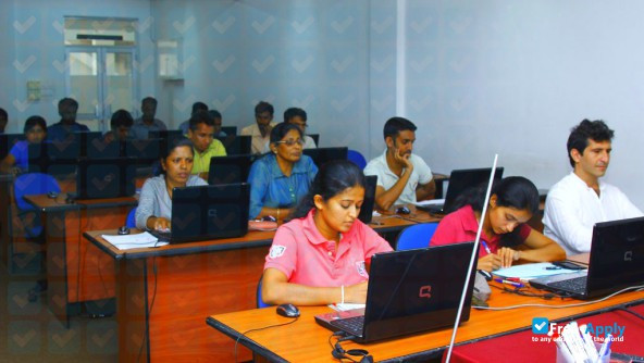 Postgraduate Institute of Sciences photo #3