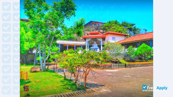 Foto de la University of Ruhuna #3