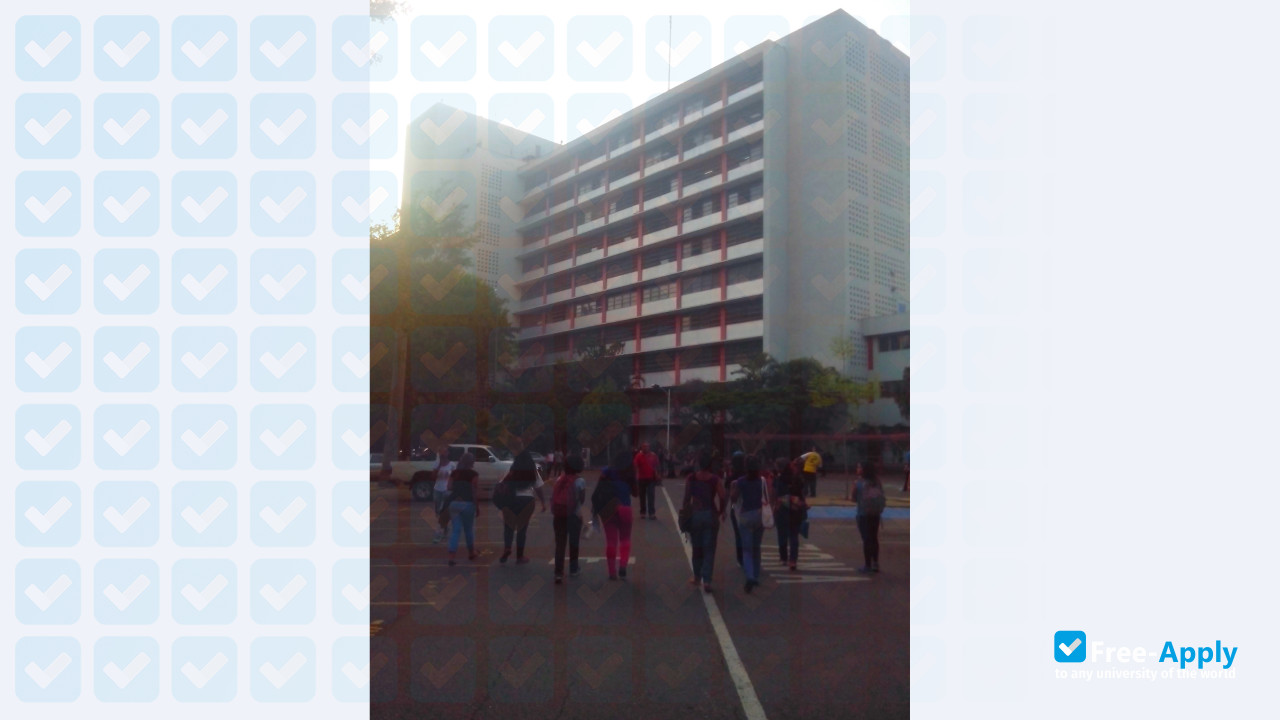 Photo de l’Bolivariana University #6