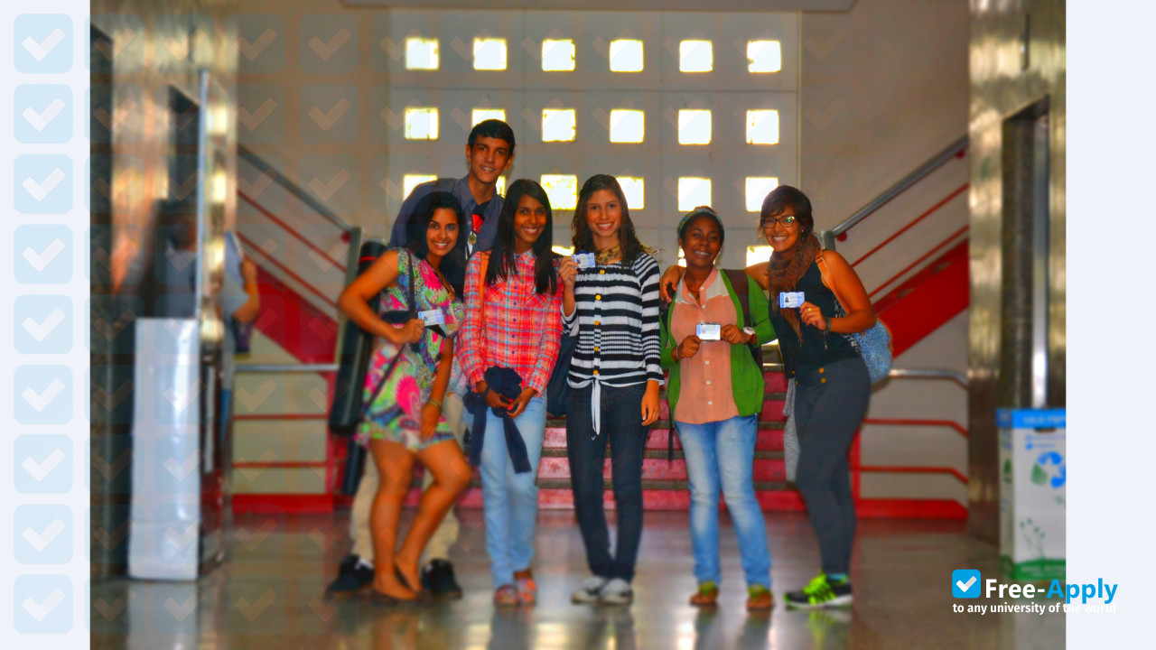 Photo de l’Bolivariana University #5