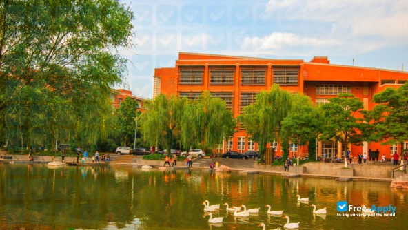 Zhengzhou University фотография №2