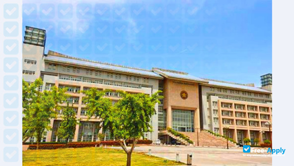Zhengzhou University photo #4