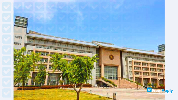 Zhengzhou University фотография №4
