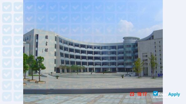 Zhejiang Gongshang University фотография №6