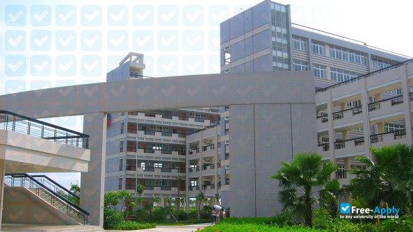 Guangzhou University photo #10