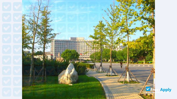 Dalian Maritime University photo #9