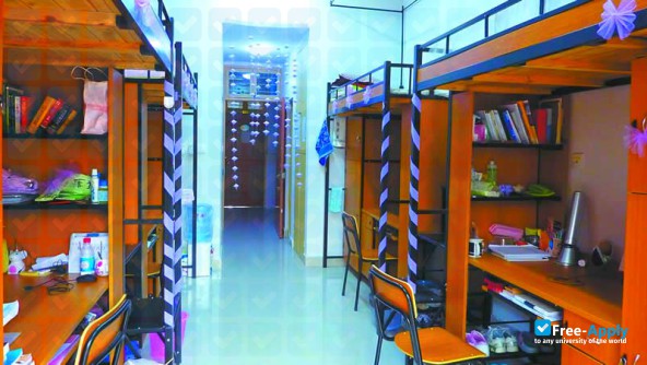 Wenzhou University photo #4