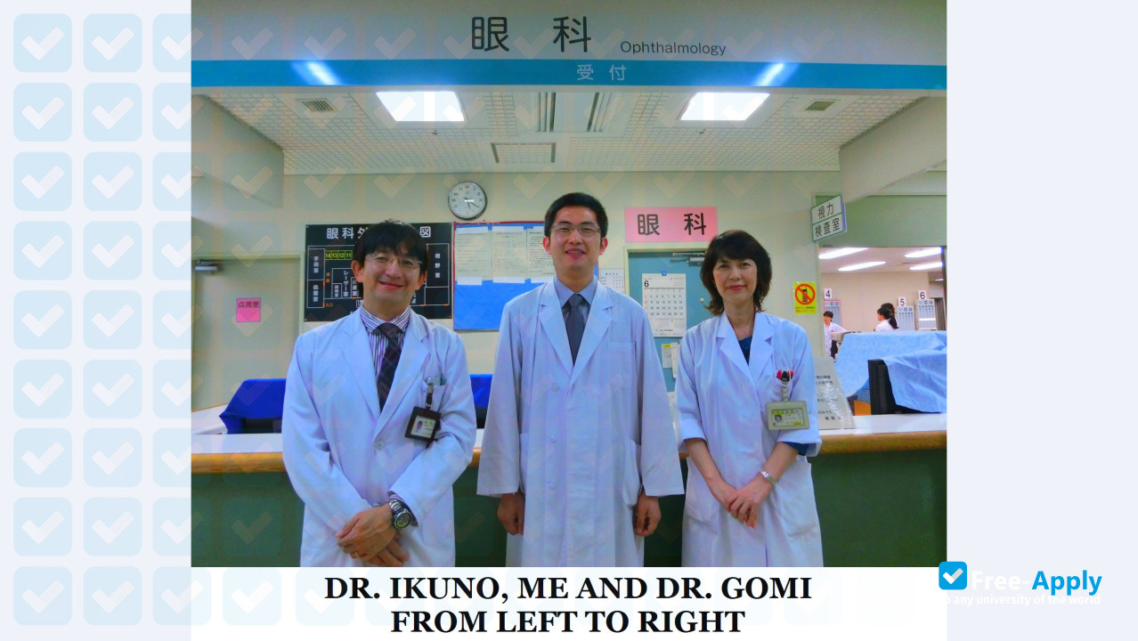 Foto de la Capital Medical University #10