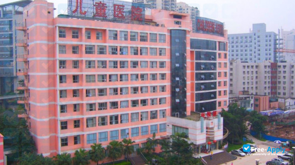 Chongqing Medical University фотография №1
