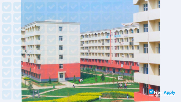 Photo de l’Shijiazhuang Tiedao University (Railway Institute) #7