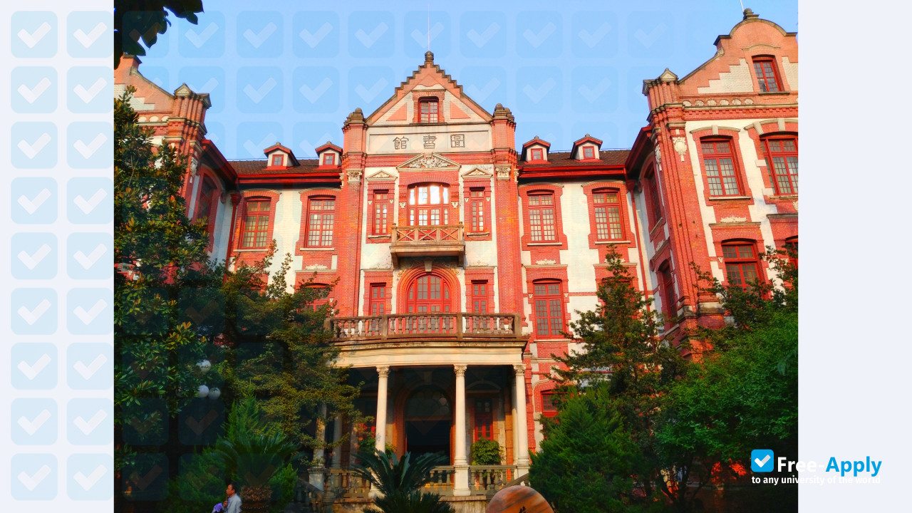 Shanghai jiao tong university фотография №3