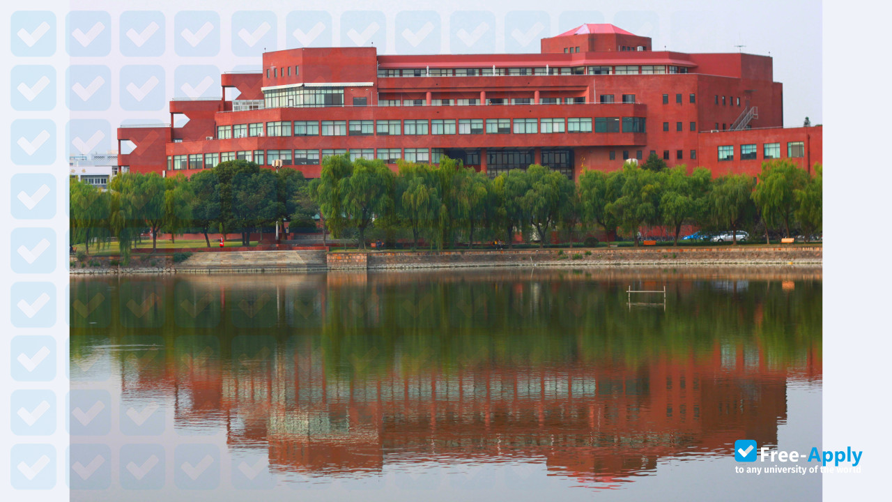 Shanghai jiao tong university фотография №9