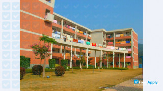 Guangdong University of Foreign Studies миниатюра №8