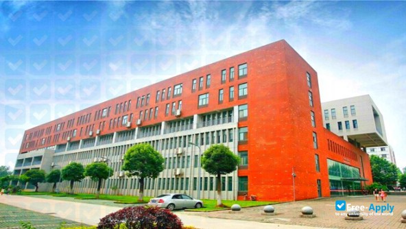 Wuhan College of Foreign Languages & Foreign Affairs фотография №2