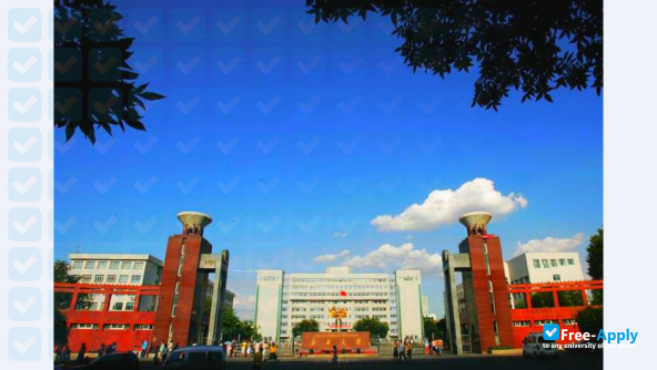 Xinjiang University фотография №9