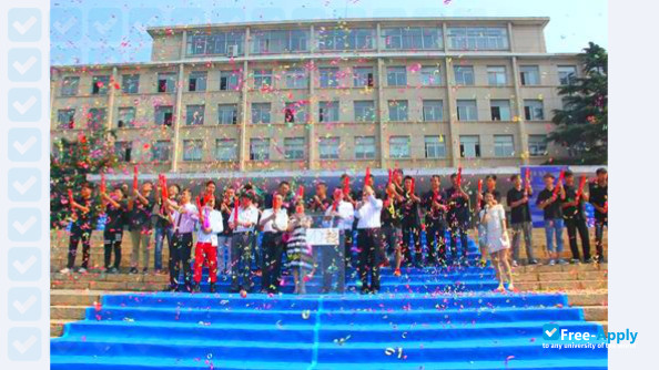 Foto de la Dalian Polytechnic University #6