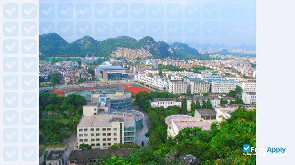 Foto de la Guilin University of Technology #5