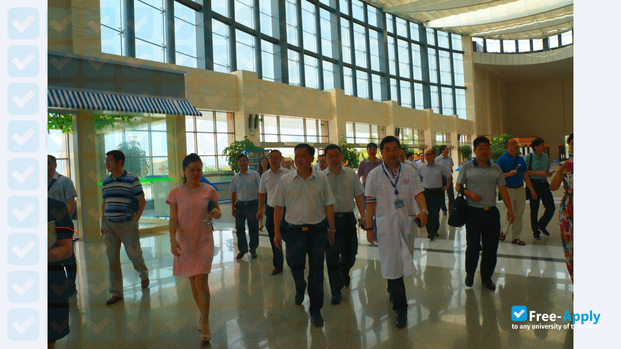 Wenzhou Medical University photo #9