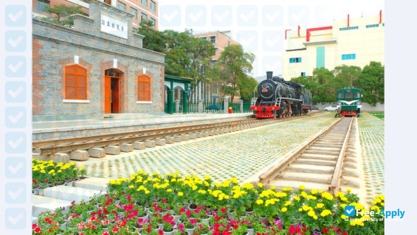 Lanzhou Jiaotong University photo #8
