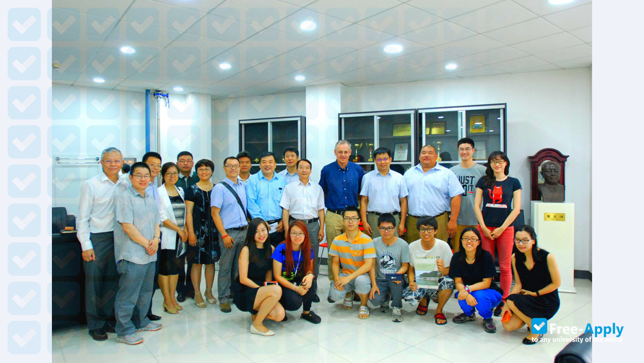 Foto de la Beijing City University #4