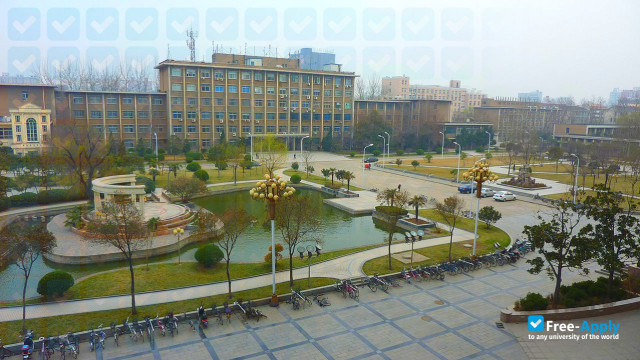 Foto de la Zhengzhou University of Light Industry #10