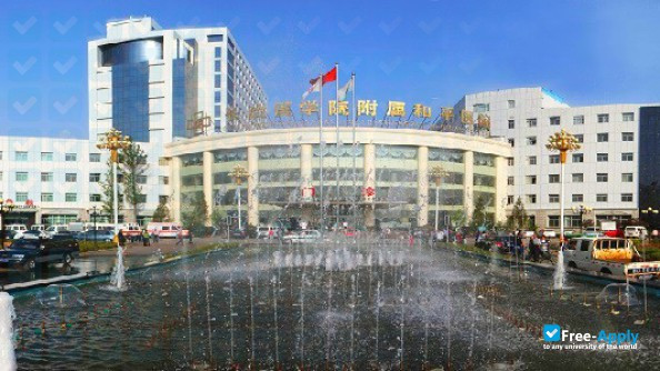 Changzhi Medical College фотография №3