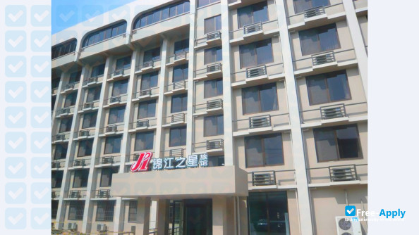Foto de la Chengdu Sport Institute #6