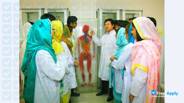 Foto de la Yangtze University #4