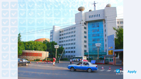 Foto de la Dalian Nationalities University #11