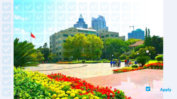 Guiyang Medical University photo #7