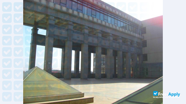 Foto de la Heze University #1