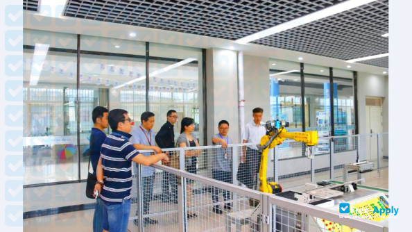 Hubei Engineering Institute фотография №2