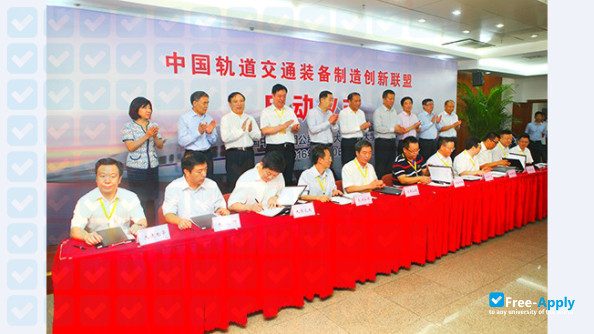 Foto de la Dalian Jiaotong University (Railway Institute) #10