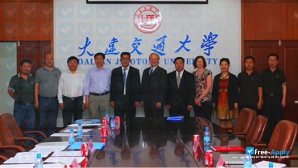 Foto de la Dalian Jiaotong University (Railway Institute) #9