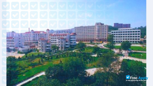 Foto de la Liaoning Normal University #13