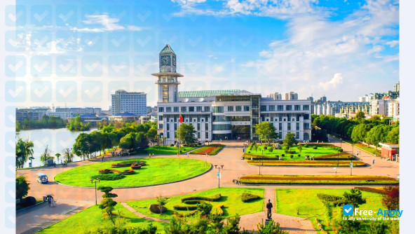 Zhongnan University of Economics and Law photo #4