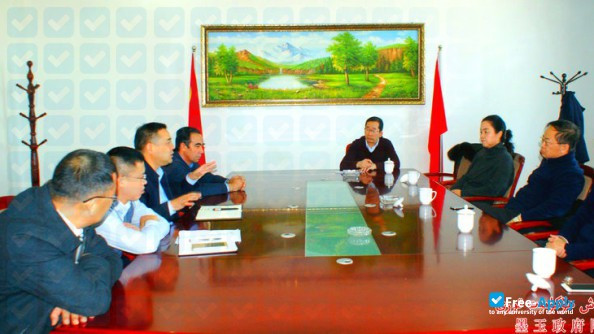 Foto de la Xinjiang Vocational University #5