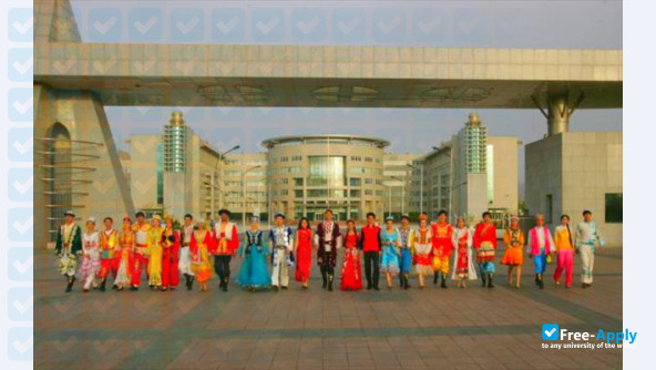 Foto de la Xinjiang Vocational University #3
