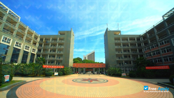 Foto de la Hubei Three Gorges Polytechnic #3