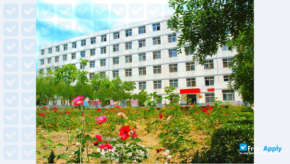 Foto de la Baoding Vocational and Technical College #2