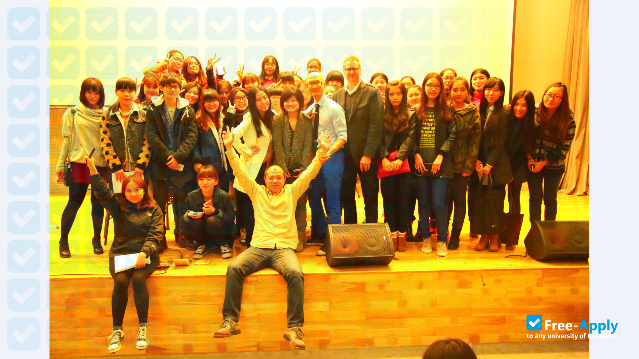 Photo de l’Luxun Academy of Fine Arts #9
