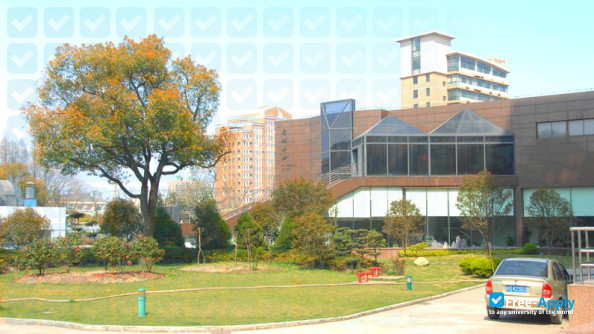 Shanghai Normal University Tianhua College photo #1