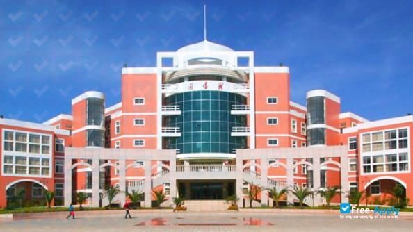 Yunnan University of Finance & Economics фотография №1