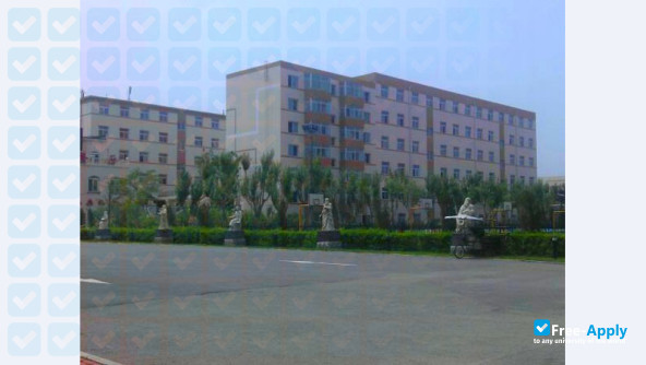 Foto de la Liaoning Advertising Vocational College #3