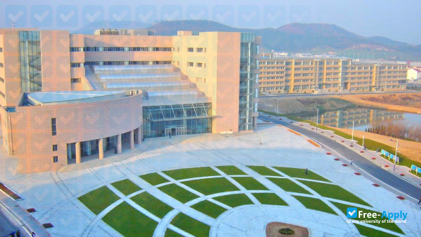 Dalian University Of Foreign Languages photo #7
