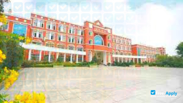 Foto de la Sichuan Institute of Industrial Technology #1