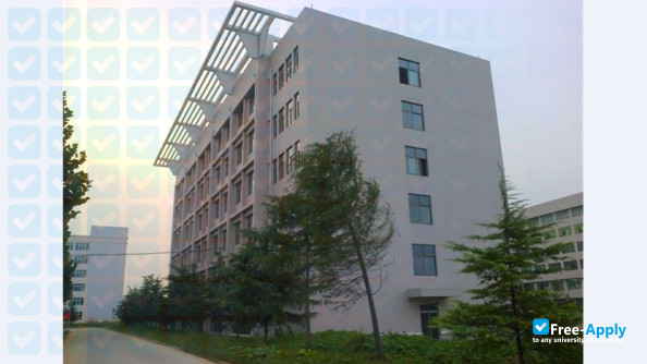 Zhengzhou Shuqing Medical College фотография №4