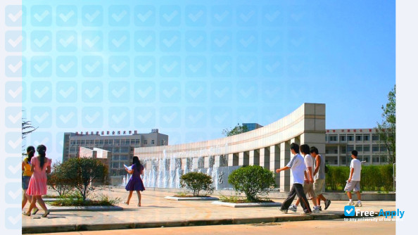 Foto de la Hubei Urban Construction Vocational and Technological College #3